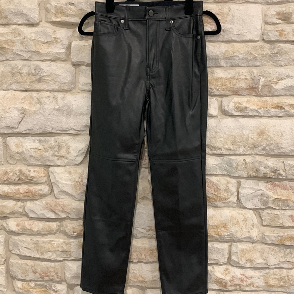 GAP Faux Leather cheeky straight sky high pants, size 24/ 00P